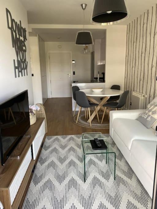 Precioso Apartamento Con Terraza Y Piscina En Portonovo-Sanxenxo Dış mekan fotoğraf